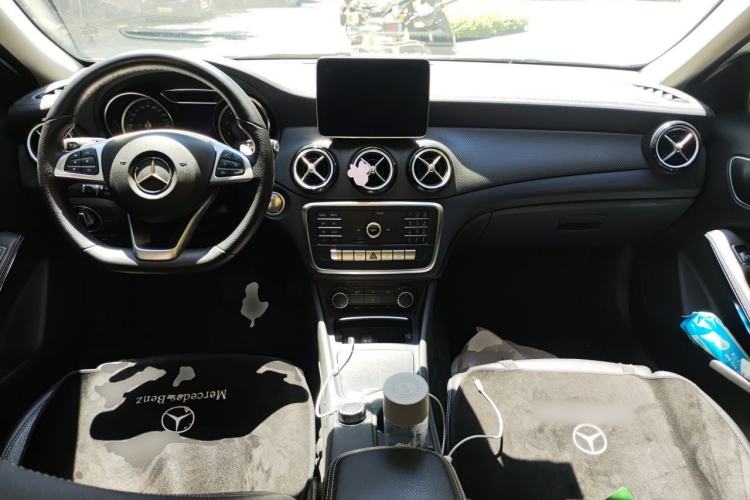 Used Mercedes-Benz GLA 2019 GLA 200 Fashion Model Center Console