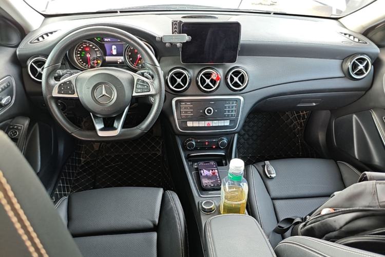 Used Mercedes-Benz GLA 2019 GLA 200 Fashion Model Center Console