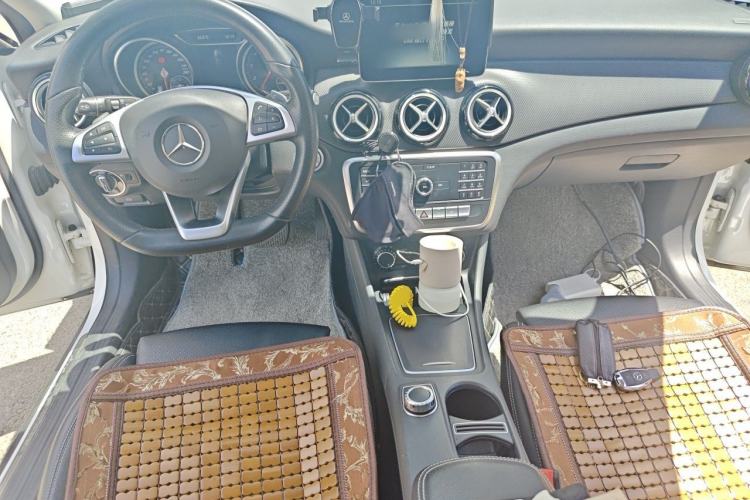 Used Mercedes-Benz GLA 2019 GLA 200 Dynamic Edition Center Console