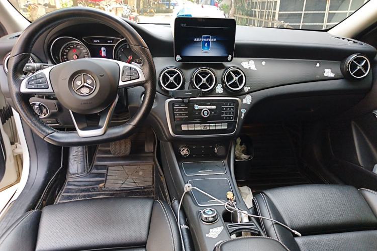 Used Mercedes-Benz GLA 2019 GLA 200 Fashion Model Center Console