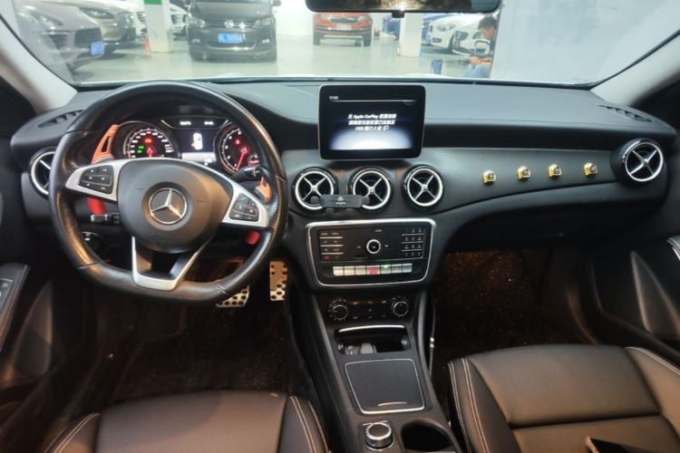 Used Mercedes-Benz GLA 2019 GLA 200 Fashion Model Center Console