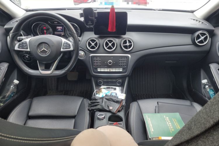 Used Mercedes-Benz GLA 2019 GLA 200 Dynamic Edition Center Console