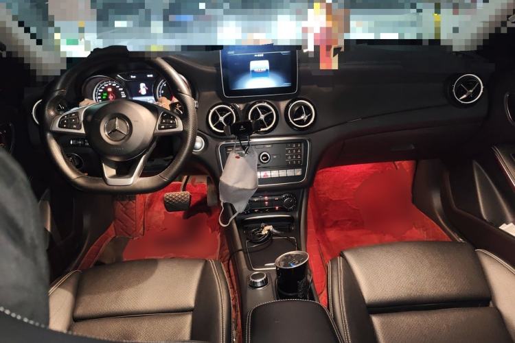 Used Mercedes-Benz GLA 2019 GLA 220 4MATIC Sport Edition Center Console