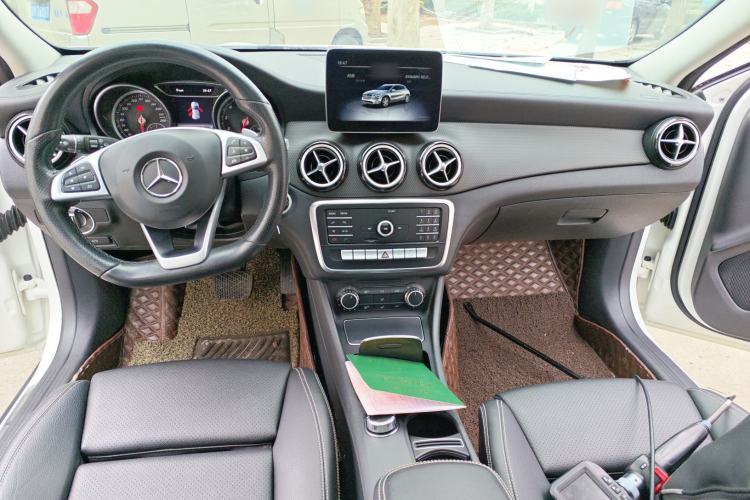 Used Mercedes-Benz GLA 2019 GLA 200 Fashion Model Center Console