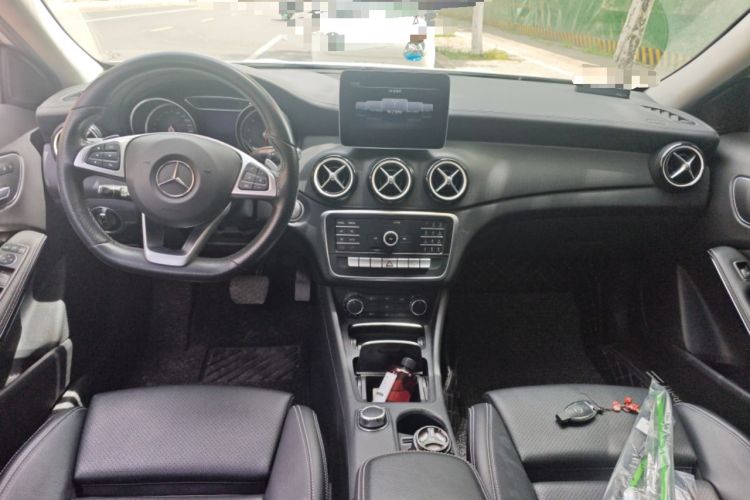 Used Mercedes-Benz GLA 2019 GLA 200 Fashion Model Center Console