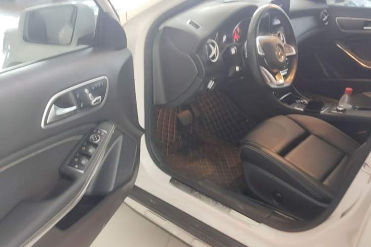 Used Mercedes-Benz GLA 2019 GLA 200 Fashion Model Driver Seat