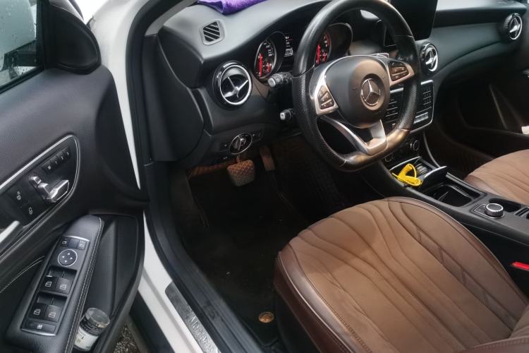 Used Mercedes-Benz GLA 2019 GLA 200 Dynamic Edition Driver Seat