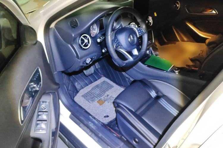 Used Mercedes-Benz GLA 2019 GLA 200 Dynamic Edition Driver Seat