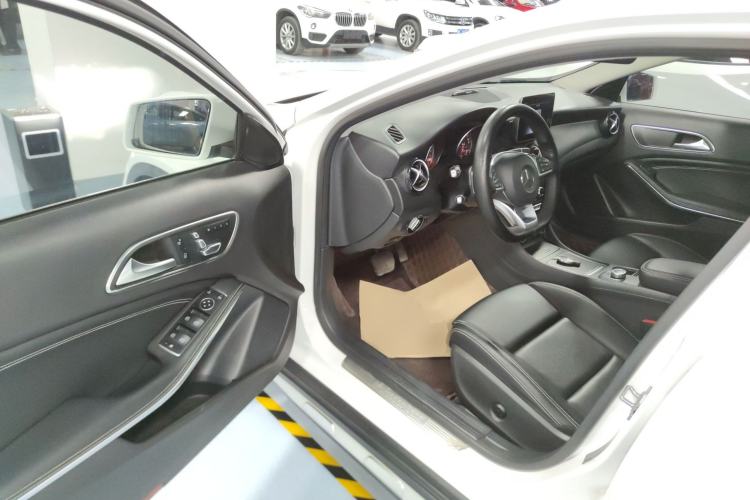 Used Mercedes-Benz GLA 2019 GLA 200 Dynamic Edition Driver Seat