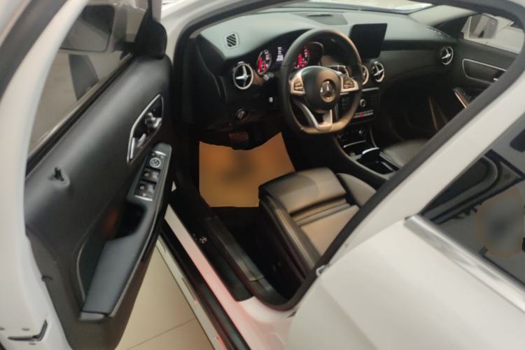 Used Mercedes-Benz GLA 2019 GLA 200 Dynamic Edition Driver Seat