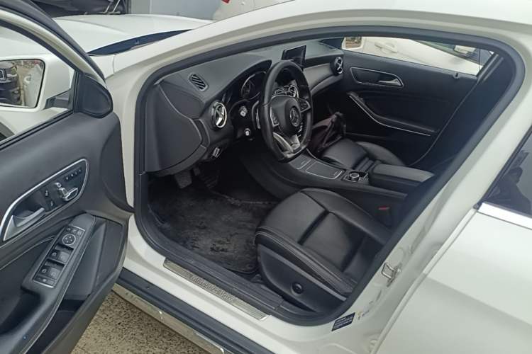 Used Mercedes-Benz GLA 2019 GLA 200 Fashion Model Driver Seat