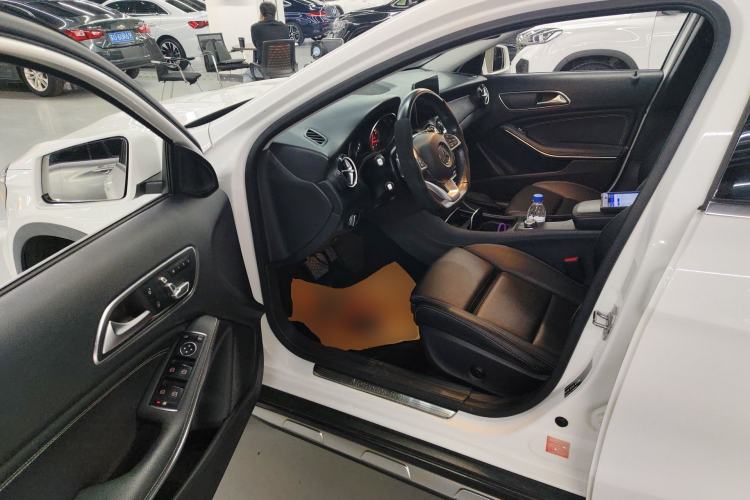 Used Mercedes-Benz GLA 2019 GLA 200 Dynamic Edition Driver Seat
