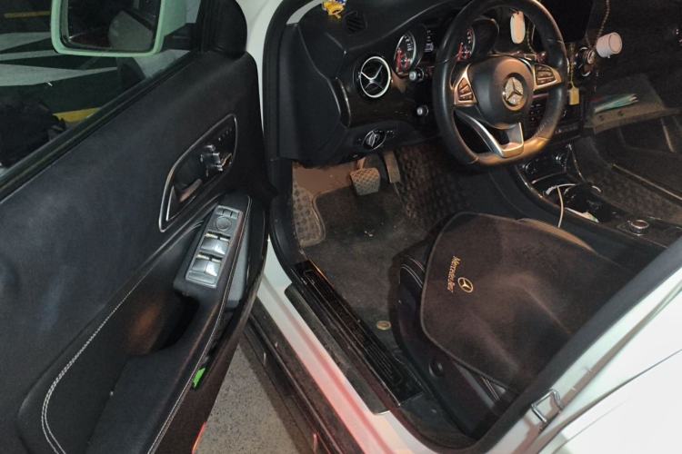 Used Mercedes-Benz GLA 2019 GLA 200 Dynamic Edition Driver Seat