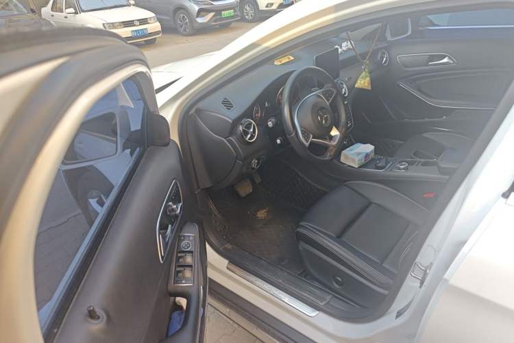 Used Mercedes-Benz GLA 2019 GLA 200 Dynamic Edition Driver Seat
