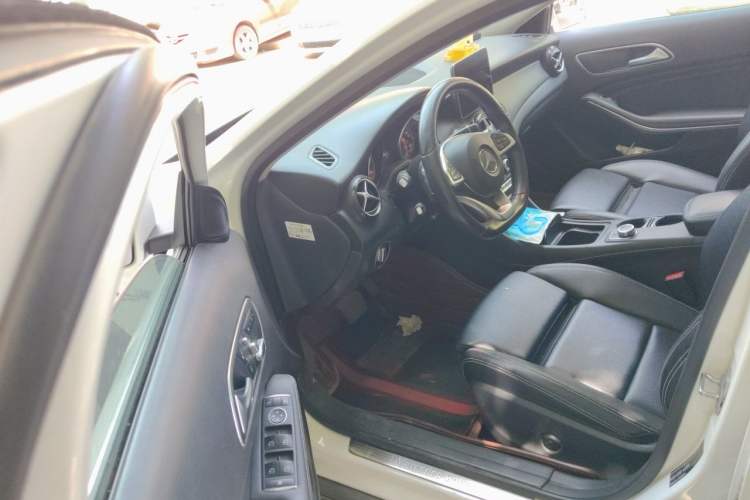 Used Mercedes-Benz GLA 2019 GLA 200 Dynamic Edition Driver Seat
