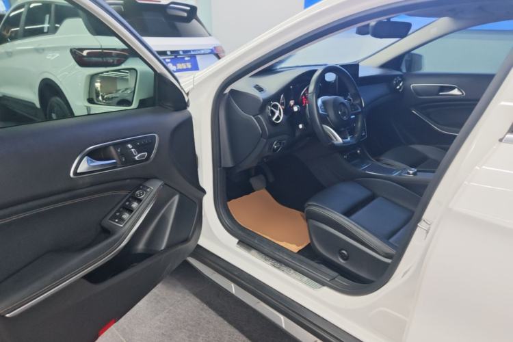 Used Mercedes-Benz GLA 2019 GLA 200 Dynamic Edition Driver Seat