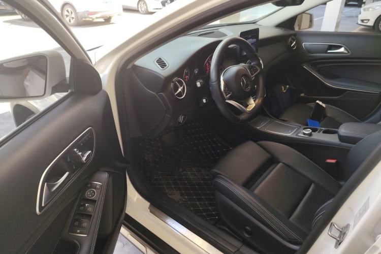 Used Mercedes-Benz GLA 2019 GLA 200 Dynamic Edition Driver Seat