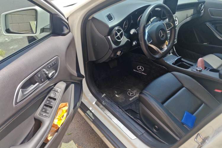 Used Mercedes-Benz GLA 2019 GLA 200 Dynamic Edition Driver Seat