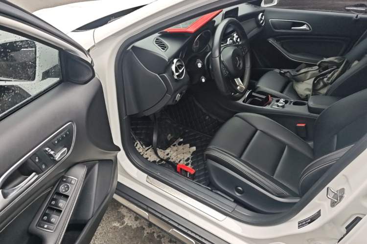 Used Mercedes-Benz GLA 2019 GLA 200 Dynamic Edition Driver Seat