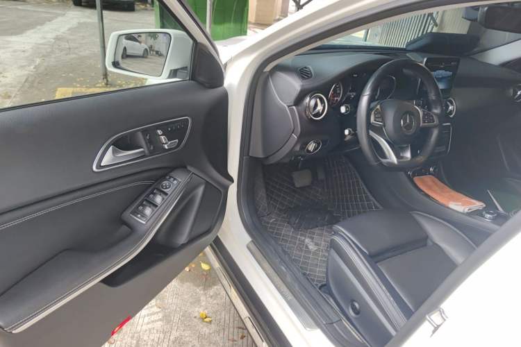 Used Mercedes-Benz GLA 2019 GLA 200 Fashion Model Driver Seat