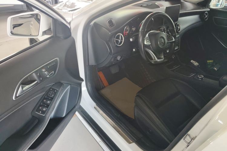 Used Mercedes-Benz GLA 2019 GLA 200 Dynamic Edition Driver Seat