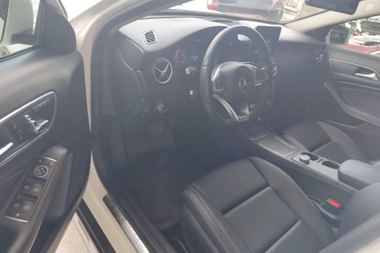 Used Mercedes-Benz GLA 2019 GLA 200 Dynamic Edition Driver Seat