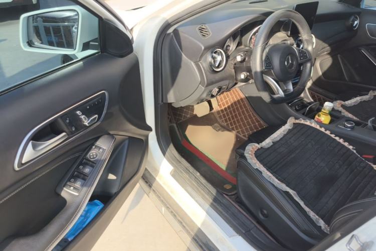 Used Mercedes-Benz GLA 2019 GLA 200 Dynamic Edition Driver Seat