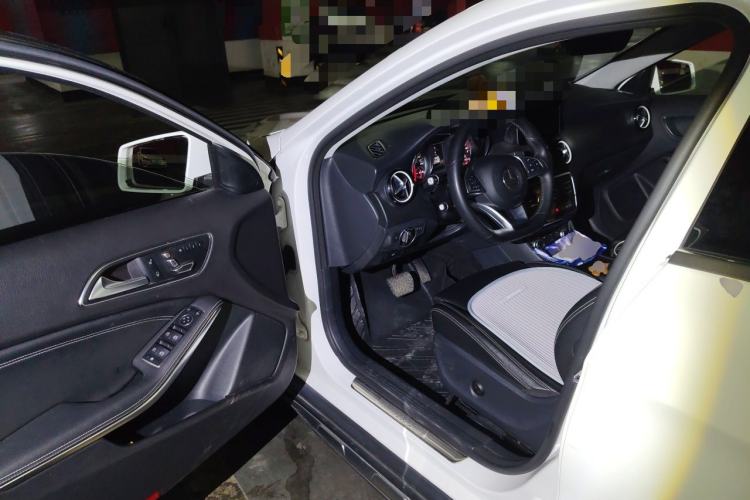 Used Mercedes-Benz GLA 2019 GLA 200 Dynamic Edition Driver Seat