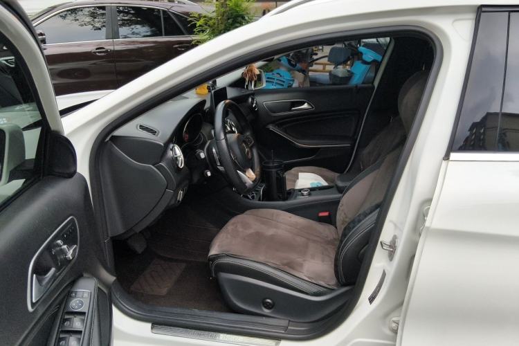 Used Mercedes-Benz GLA 2019 GLA 200 Dynamic Edition Driver Seat