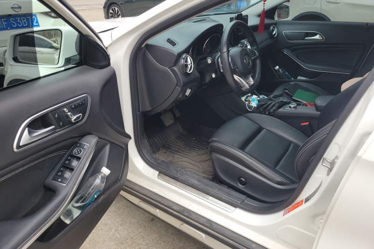 Used Mercedes-Benz GLA 2019 GLA 200 Dynamic Edition Driver Seat