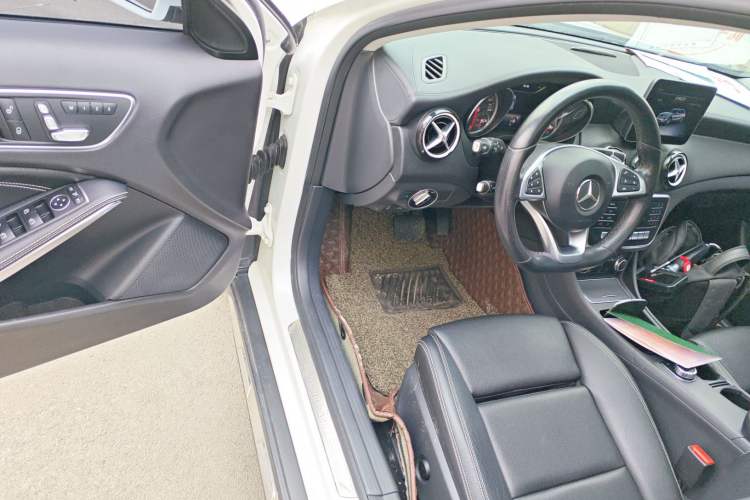 Used Mercedes-Benz GLA 2019 GLA 200 Fashion Model Driver Seat
