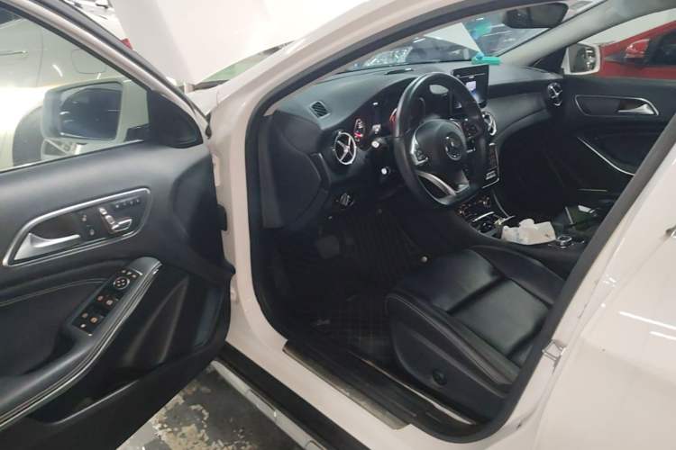 Used Mercedes-Benz GLA 2019 GLA 200 Fashion Model Driver Seat