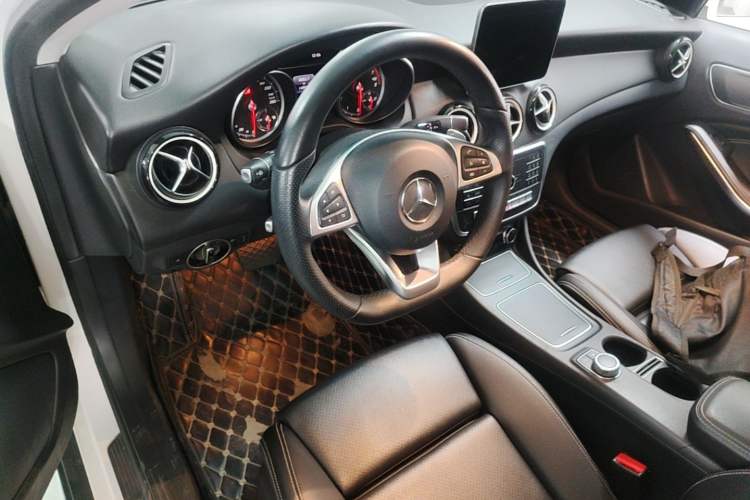 Used Mercedes-Benz GLA 2019 GLA 200 Dynamic Edition Driver Seat