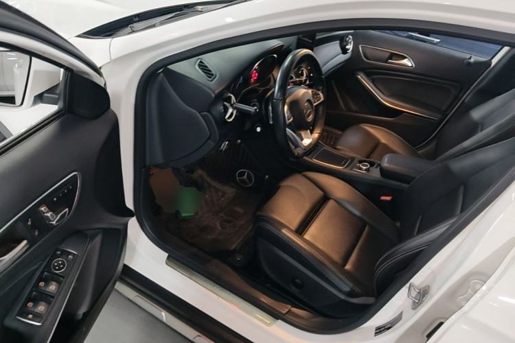 Used Mercedes-Benz GLA 2019 GLA 200 Dynamic Edition Driver Seat