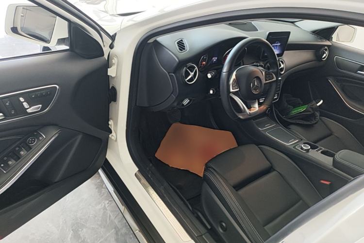 Used Mercedes-Benz GLA 2019 GLA 200 Dynamic Edition Driver Seat