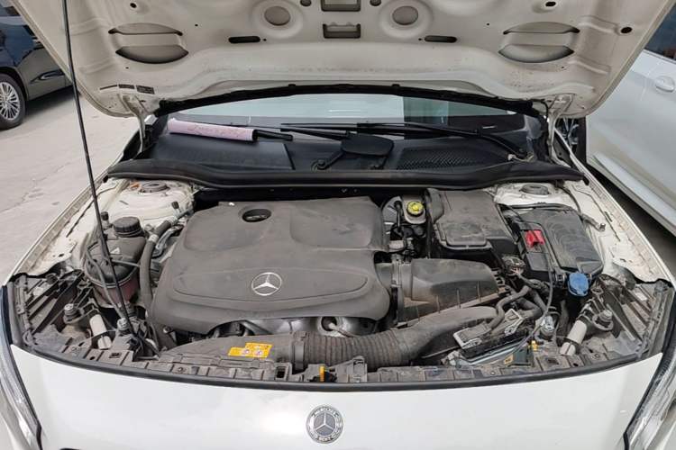 Used Mercedes-Benz GLA 2019 GLA 200 Fashion Model Engine Bay