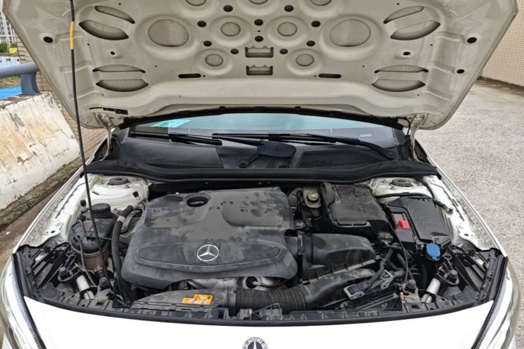 Used Mercedes-Benz GLA 2019 GLA 200 Fashion Model Engine Bay
