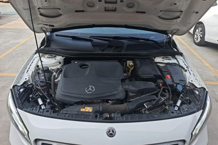 Used Mercedes-Benz GLA 2019 GLA 200 Fashion Model Engine Bay