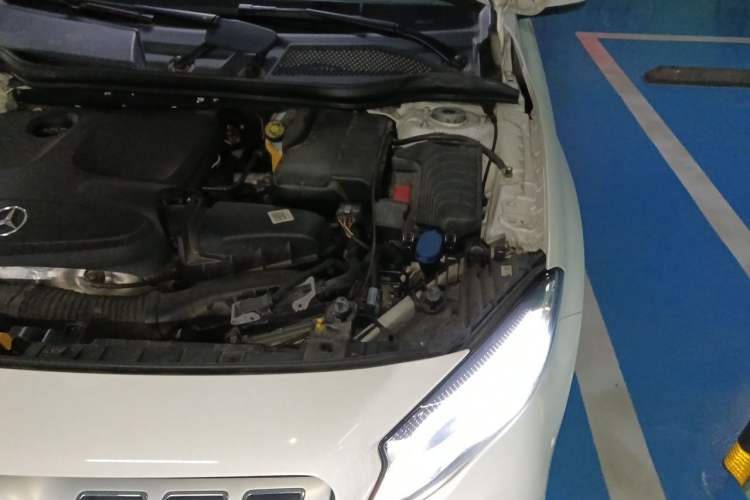 Used Mercedes-Benz GLA 2019 GLA 200 Fashion Model Engine Bay Left