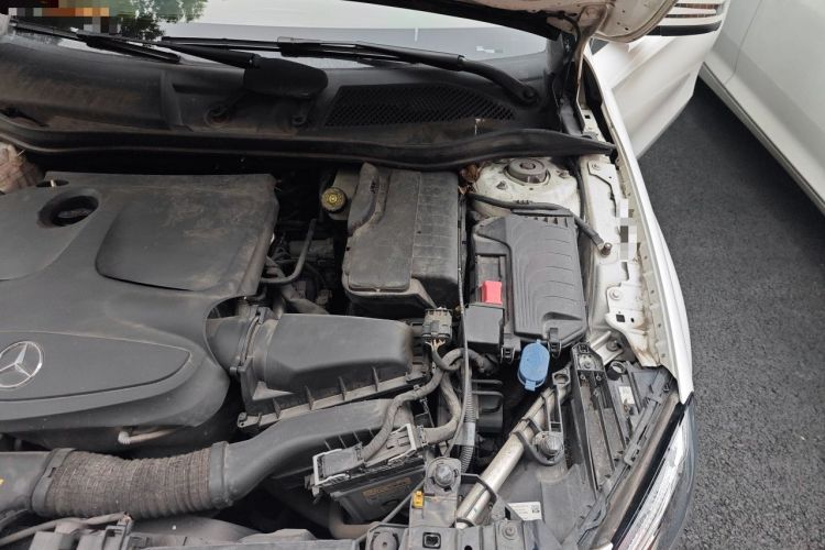 Used Mercedes-Benz GLA 2019 GLA 200 Fashion Model Engine Bay Left