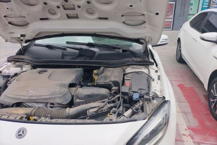 Used Mercedes-Benz GLA 2019 GLA 200 Fashion Model Engine Bay Left