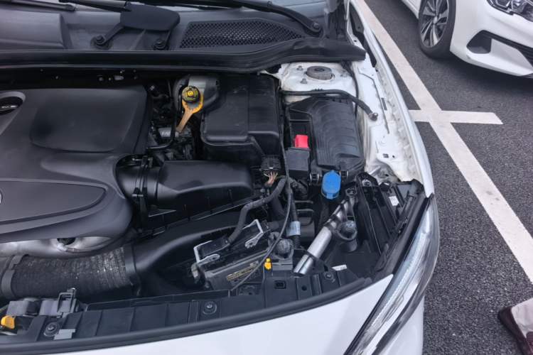 Used Mercedes-Benz GLA 2019 GLA 200 Fashion Model Engine Bay Left