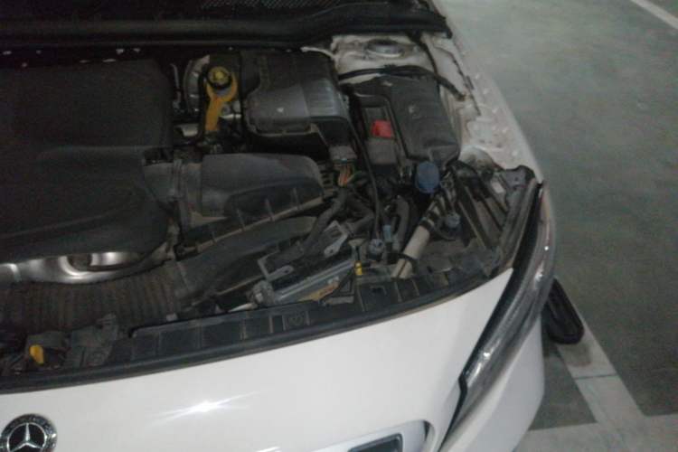 Used Mercedes-Benz GLA 2019 GLA 200 Fashion Model Engine Bay Left