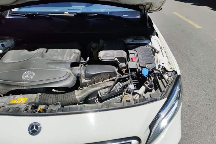Used Mercedes-Benz GLA 2019 GLA 200 Fashion Model Engine Bay Left