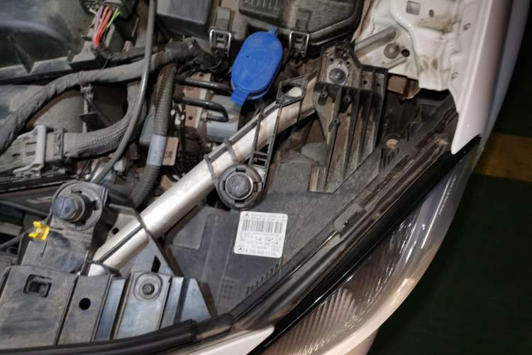 Used Mercedes-Benz GLA 2019 GLA 200 Dynamic Edition Engine Bay Left