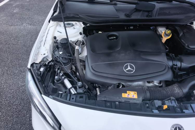 Used Mercedes-Benz GLA 2019 GLA 200 Fashion Model Engine Bay Right
