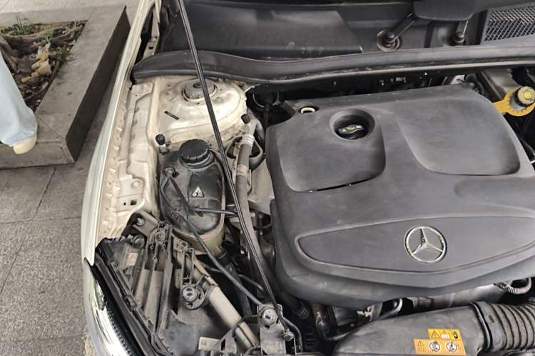 Used Mercedes-Benz GLA 2019 GLA 200 Fashion Model Engine Bay Right