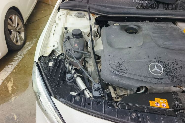 Used Mercedes-Benz GLA 2019 GLA 200 Fashion Model Engine Bay Right