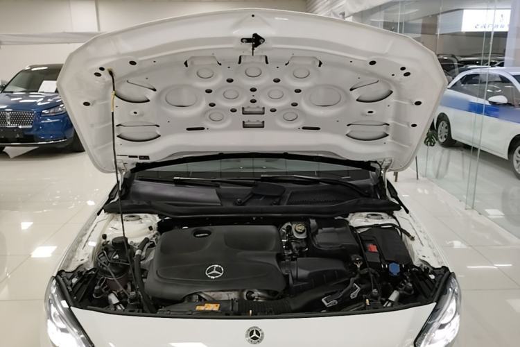 Used Mercedes-Benz GLA 2019 GLA 200 Fashion Model Engine Bay