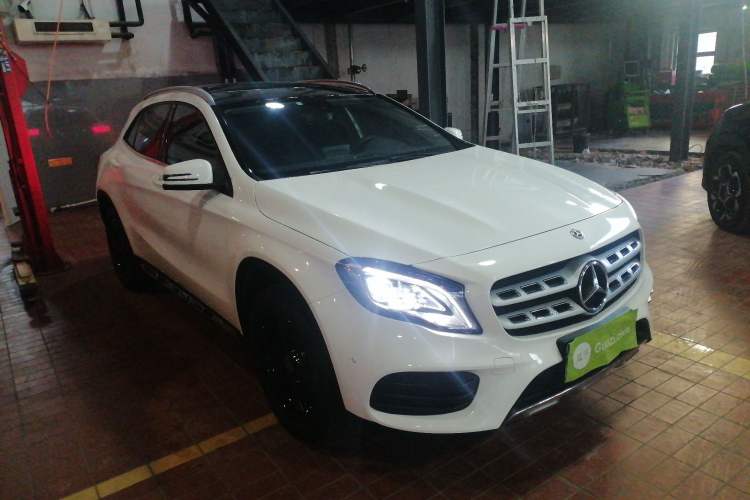 Used Mercedes-Benz GLA 2019 GLA 200 Fashion Model Exterior 2